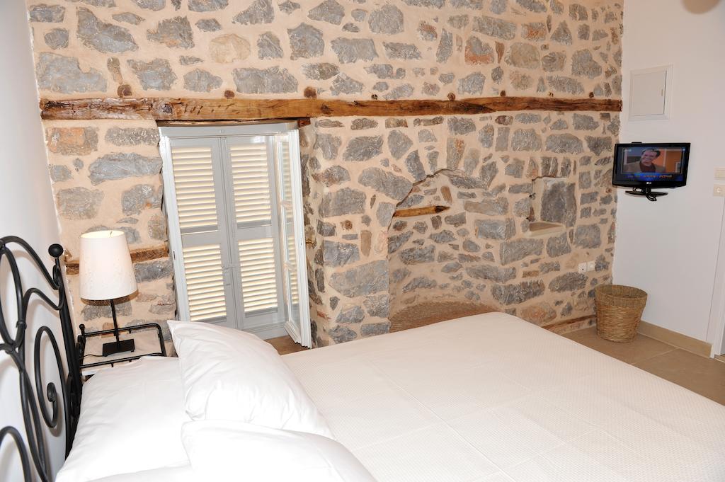Guesthouse Alexandra Hidra Exterior foto