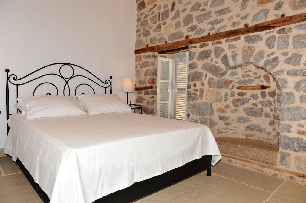 Guesthouse Alexandra Hidra Exterior foto