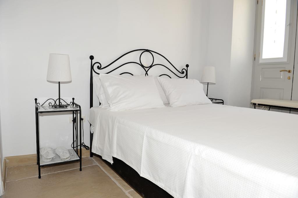 Guesthouse Alexandra Hidra Quarto foto